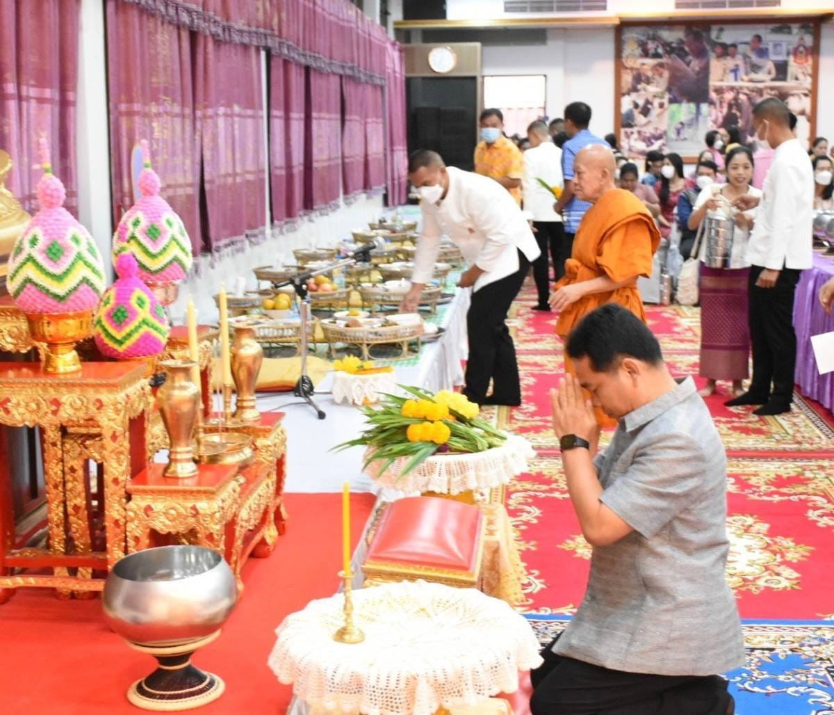 title - ร่วมกิจกรรม“ผู้ว่า พาแต่งไทย หิ้วปิ่นโตทำบุญ เกื้อกูลพระพุทธศาสนา รักษาสิ่งแวดล้อม” เนื่องในวันธรรมสวนะ(วันพระ)